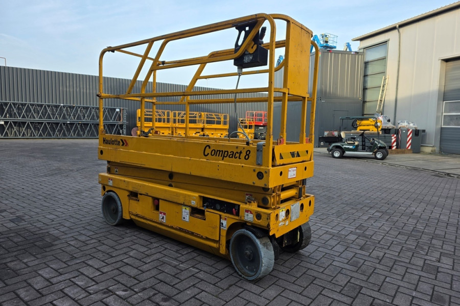 haulotte-compact-8-2011-nr-61665-2-1770893026IgW6U.jpg