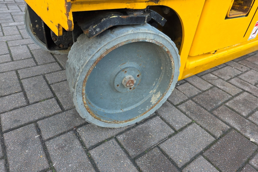 haulotte-compact-8-2011-nr-61665-7-1770893027bxrPE.jpg