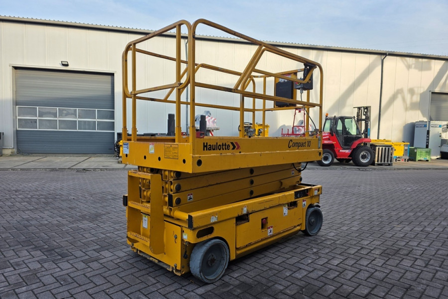 haulotte-compact-10-2011-nr-61859-3-1770899596dWBDZ.jpg
