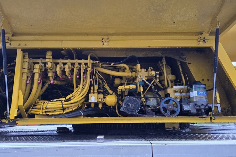 liebherr-ltm1045-1-2006-nr-69968-27-1771405481Ahz1B.jpg