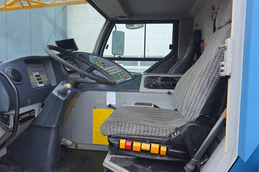 liebherr-ltm1045-31-2005-nr-62218-11-1771585135exP2K.jpg