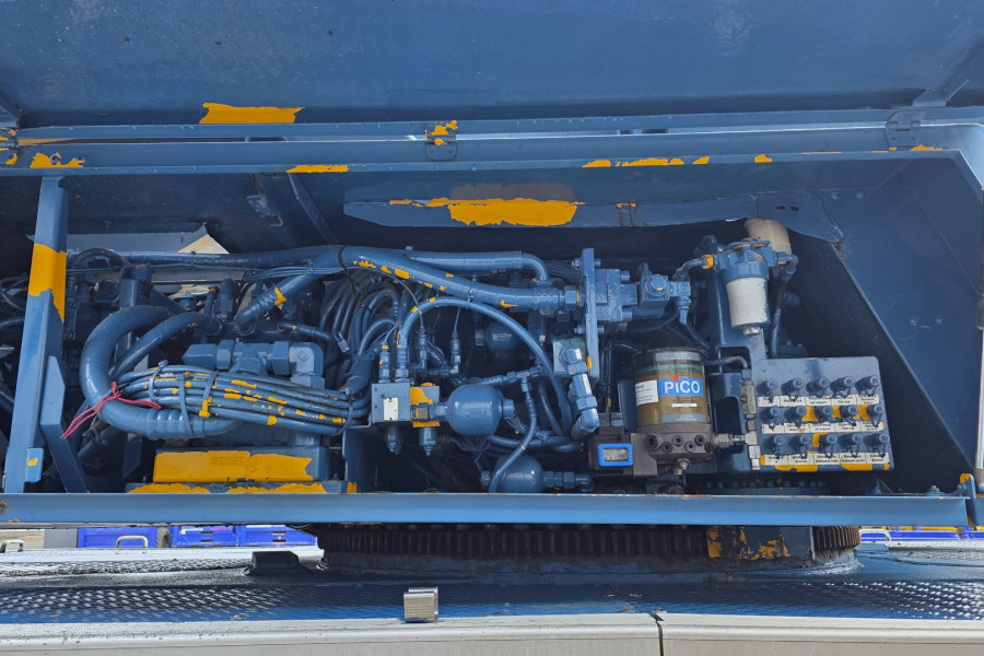 liebherr-ltm1045-31-2005-nr-62218-25-1771585146L6FlQ.jpg