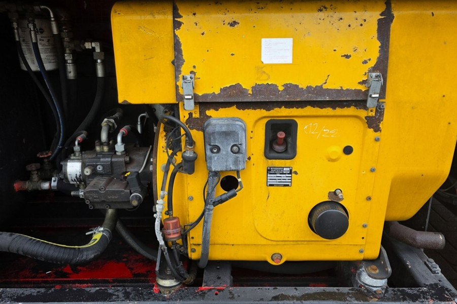 hollandlift-combistar-b-195dl25-4wd-p-n-2007-nr-90090-10-1771857658q454G.jpg