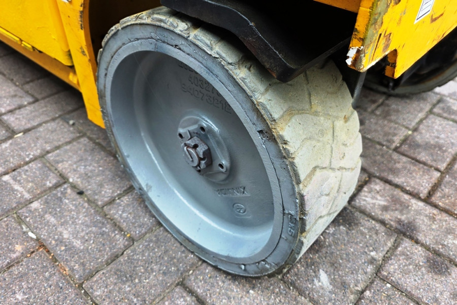 haulotte-compact-8-nr-90462-6-17744413154wVNK.jpg