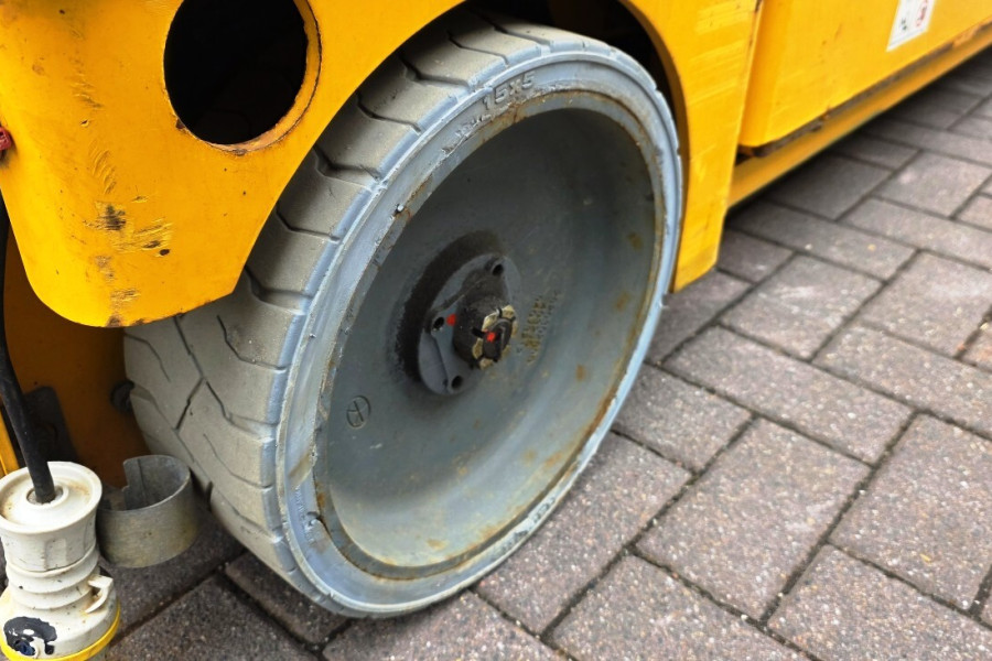 haulotte-compact-10-nr-90459-12-1775140776RIPf6.jpg