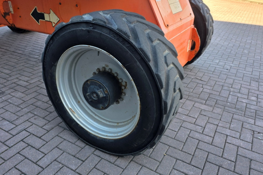 jlg-1250ajp-2013-nr-90437-7-1775826922NSYh8.jpg