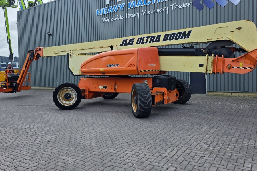 jlg-1250ajp-2013-nr-90437-15-177582692402TMq.jpg