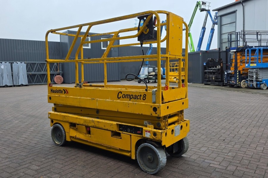 haulotte-compact-8-2011-nr-63233-2-1776165812BzdG9.jpg