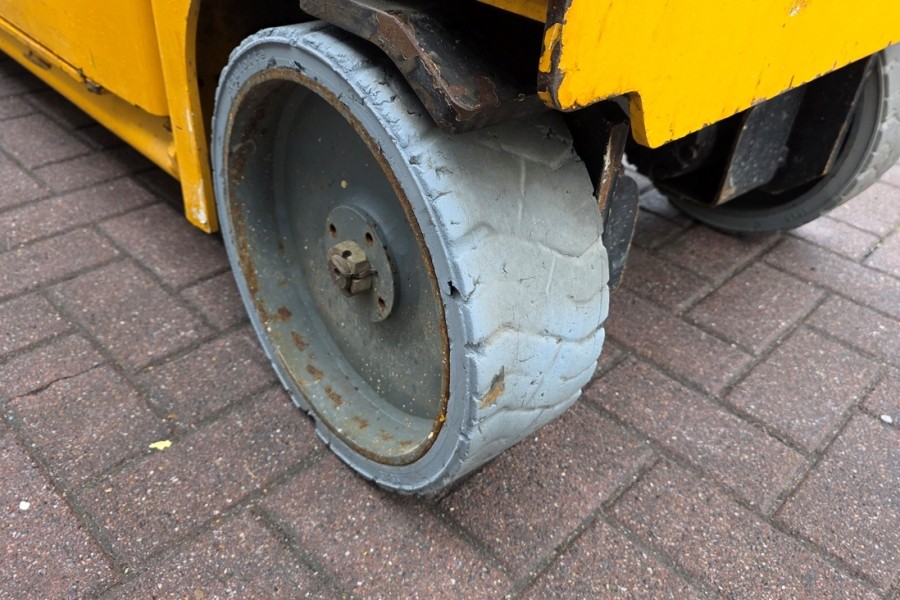 haulotte-compact-8-2011-nr-63233-7-1776165813JvAbq.jpg