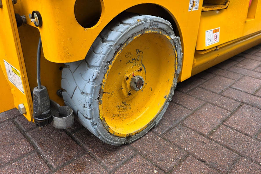 haulotte-compact-8-2019-nr-63614-9-1776166167XUVzI.jpg