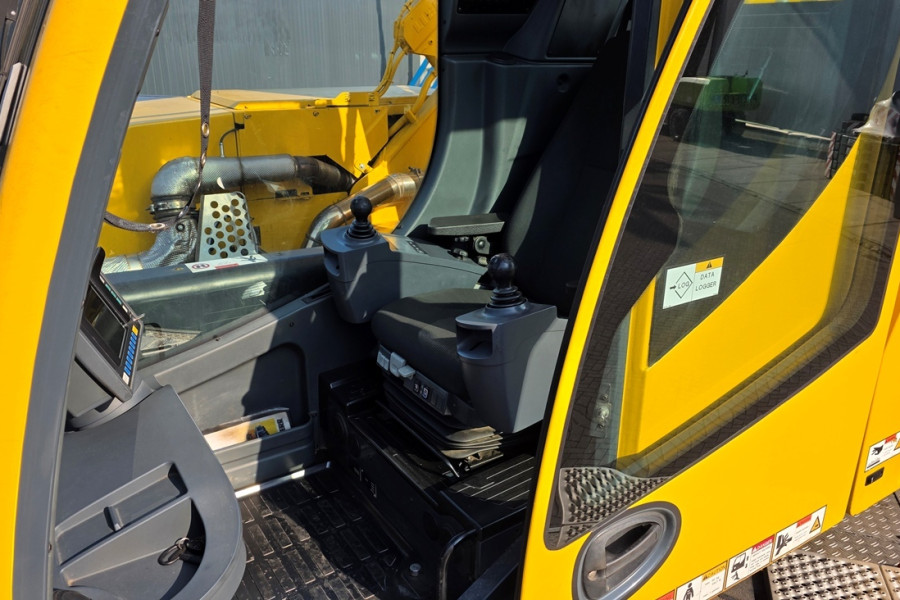 liebherr-ltm1200-51-2018-nr-64128-26-1776175603F76gs.jpg