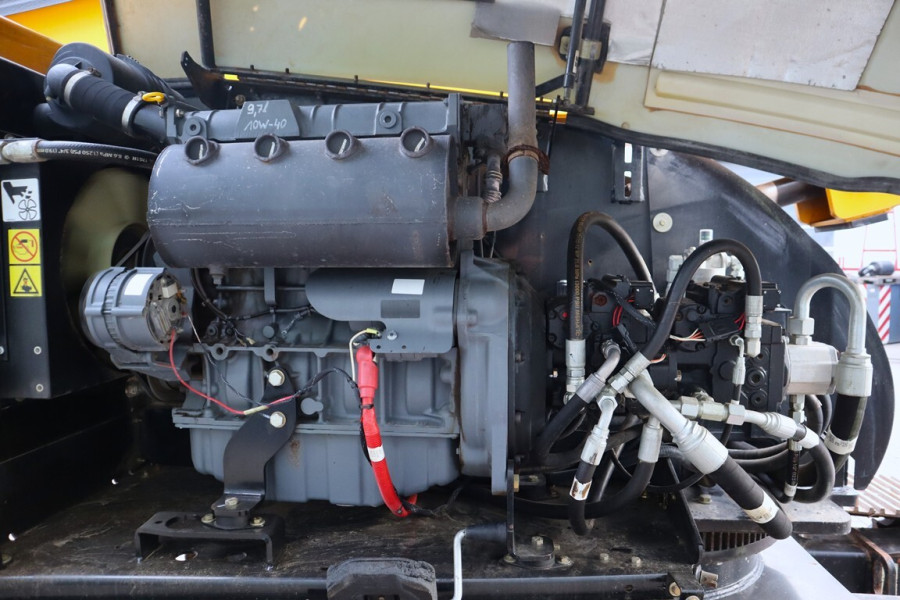 jlg-660sjc-2014-nr-90807-7-1781681656yT9jM.jpg