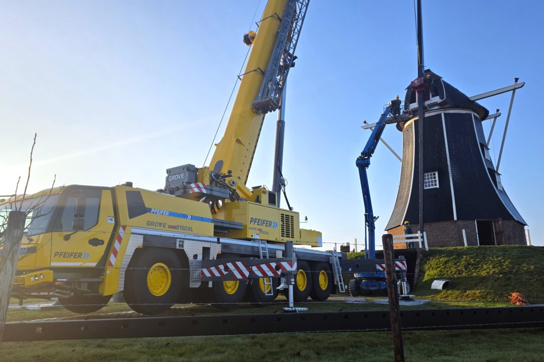 project-pfeifer-lift-move-nieuwe-roeden-van-een-molen-plaatsen-1-1778653350t6nVM.jpg