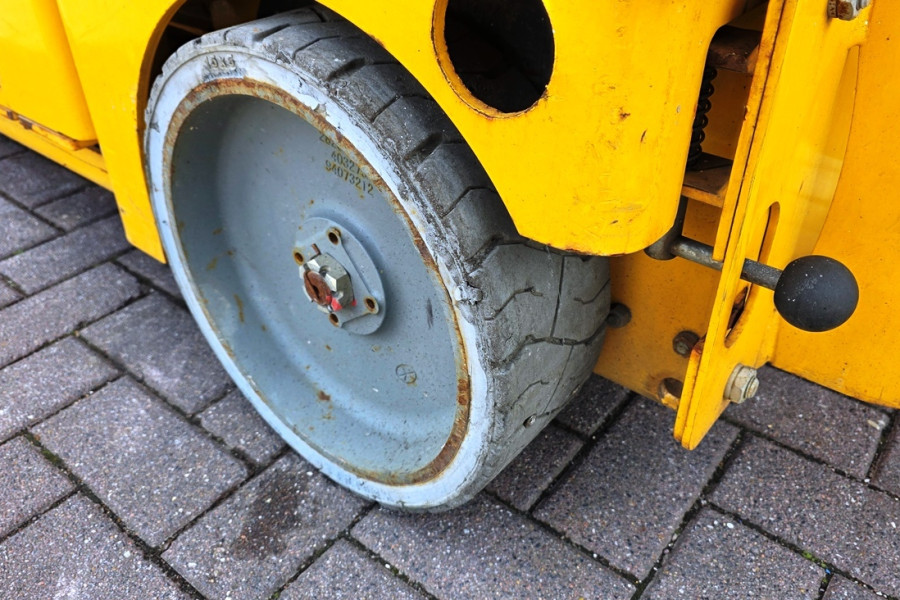 Haulotte-compact-10-nr90630-(7).jpg