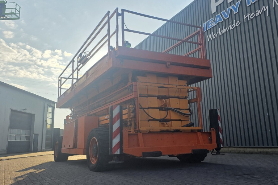 Holland-Lift---Megastar-G320DL30-4WDSN-2007-nr-90436-(4).jpg