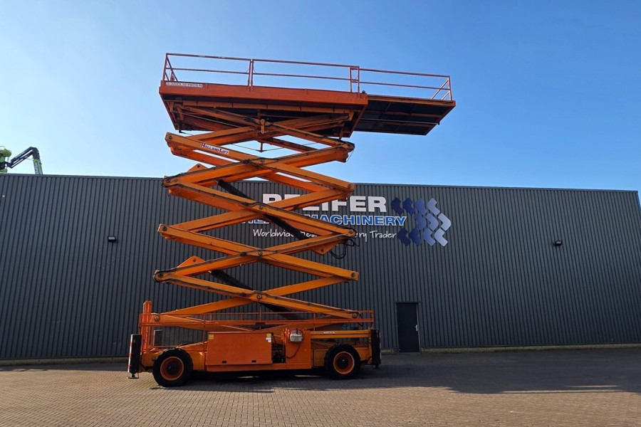 Holland-Lift---Megastar-G320DL30-4WDSN-2007-nr-90436-(16).jpg