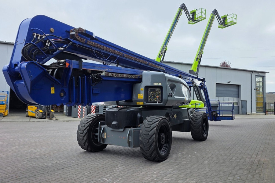 JLG-1250AJP-2009-nr-90431-(3).jpg