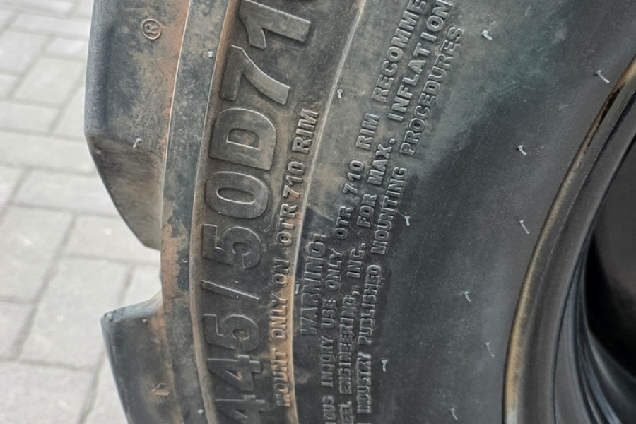 JLG-1250AJP-2009-nr-90431-(10).jpg