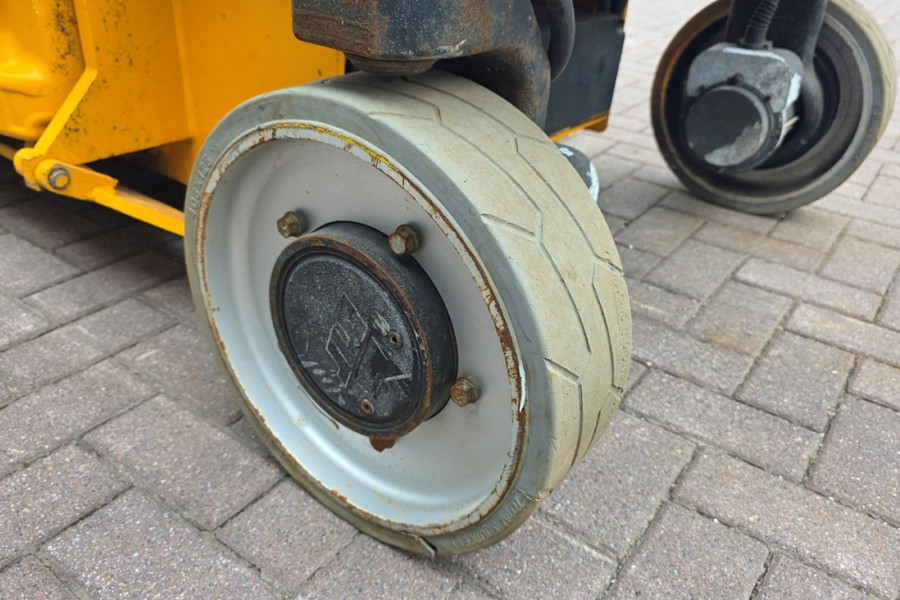 JLG-3246ES-2011-nr-90841-(9).jpg