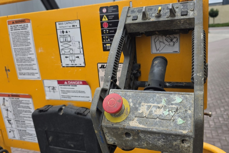 JLG-3246ES-2011-nr-90841-(12).jpg