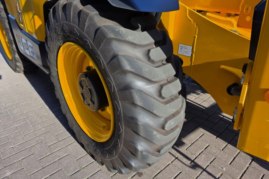 JCB-540V180-2026-nr-64398-(5).jpg