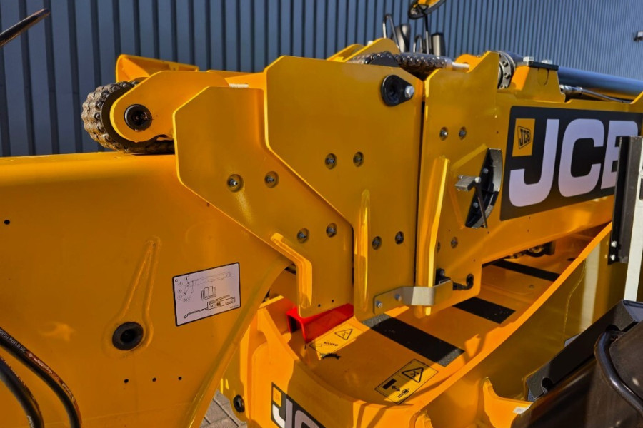 JCB-540V180-2026-nr-64398-(11).jpg