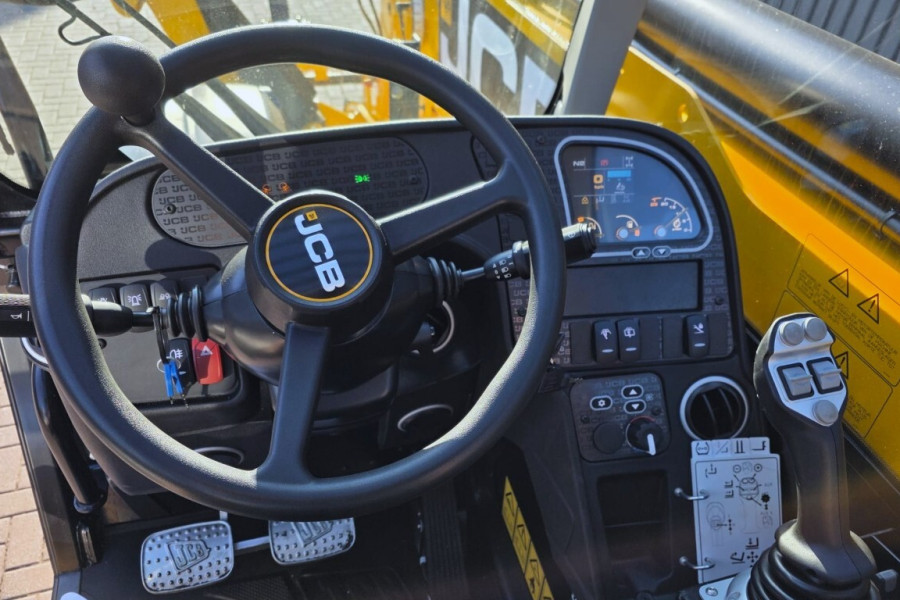 JCB-540V180-2026-nr-64398-(14).jpg