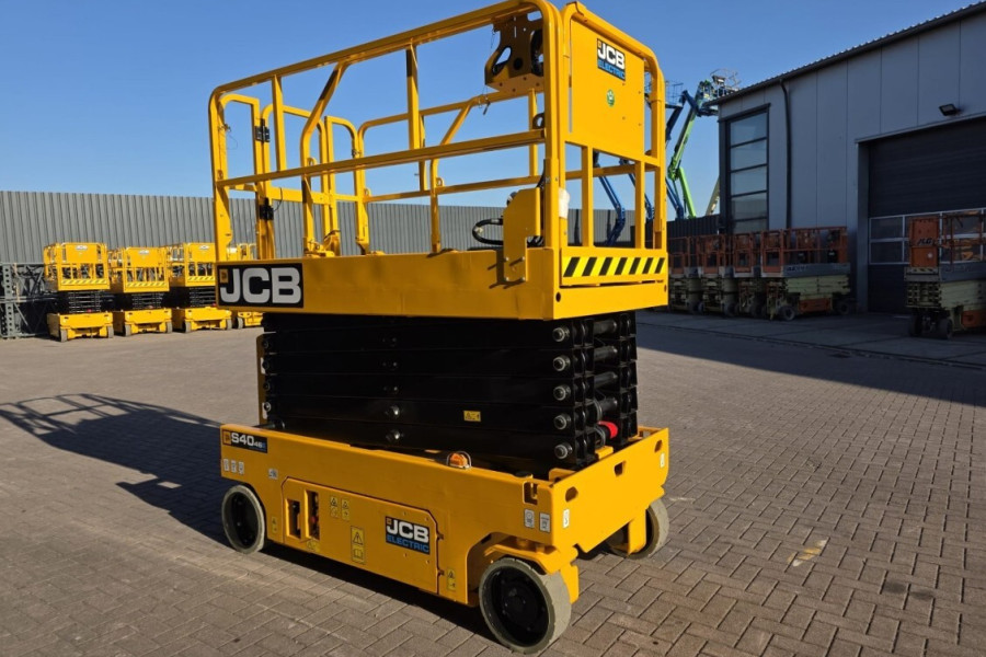 JCB-S4046E-2026-nr-64393-(3).jpg