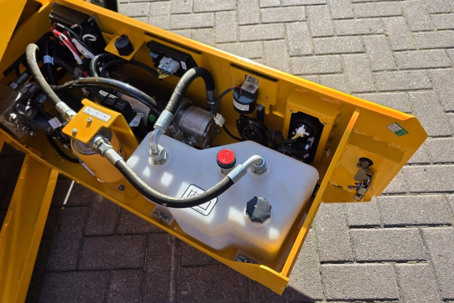 JCB-S4046E-2026-nr-64393-(6).jpg
