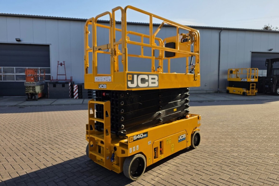 JCB-S4046E-2026-nr-64393-(7).jpg