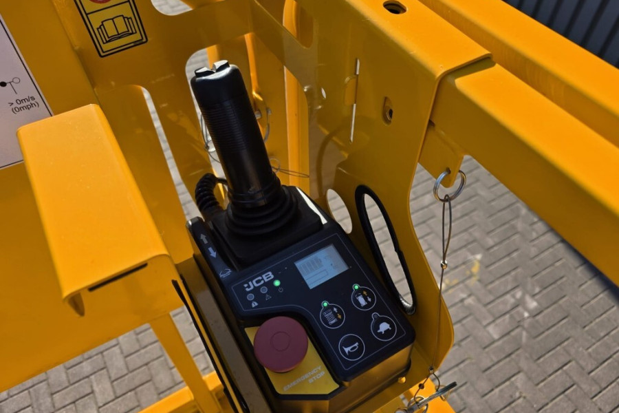 JCB-S4046E-2026-nr-64393-(11).jpg
