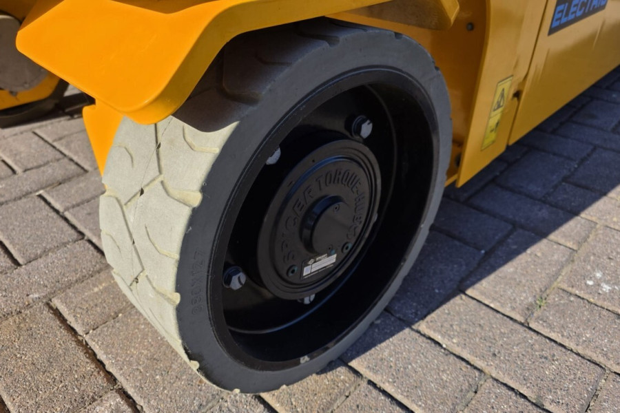 JCB-S3246E-2026-nr-64397-(2).jpg