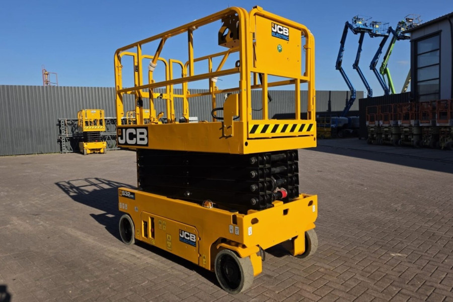 JCB-S3246E-2026-nr-64397-(3).jpg