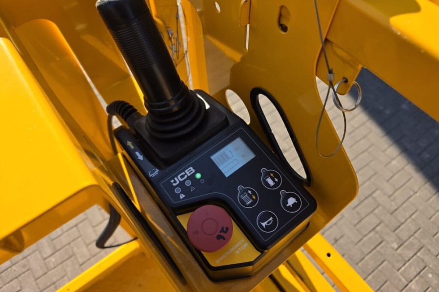 JCB-S3246E-2026-nr-64397-(13).jpg