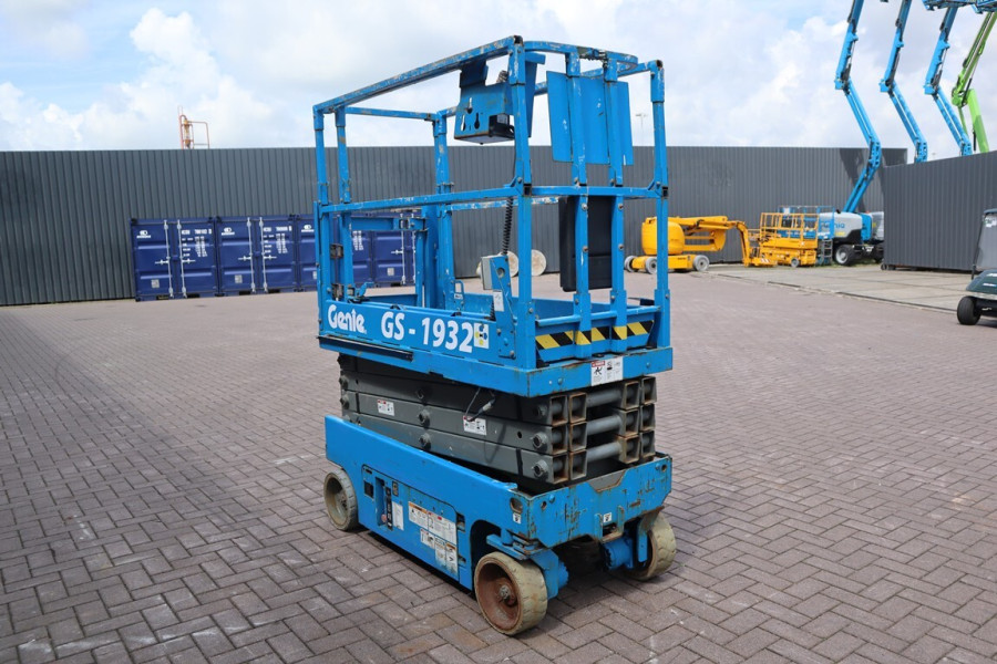 Genie-GS1932-2010-nr-90767-(4).jpg