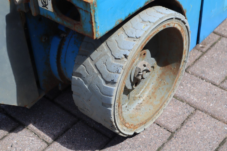 Genie-GS1932-2010-nr-90767-(9).jpg