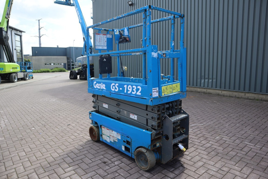 Genie-GS1932-2010-nr-90767-(10).jpg