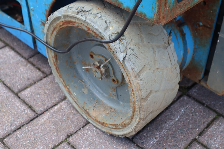 Genie-GS1932-2010-nr-90767-(11).jpg