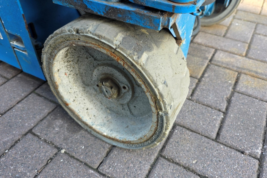 Genie-GS1932-2010-nr-90797-(9).jpg