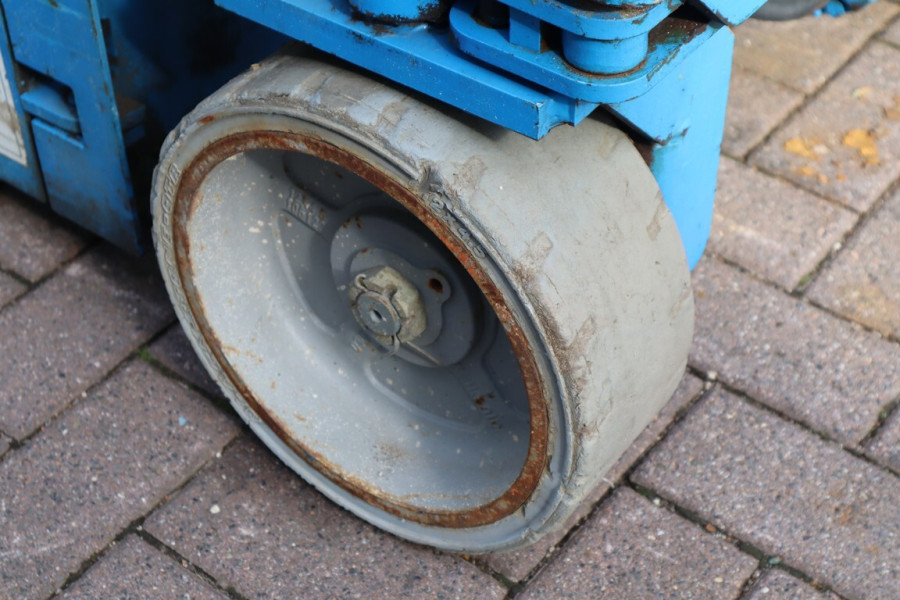Genie-GS1932-2009-nr-90759-(3).jpg