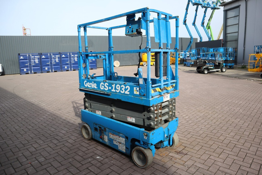 Genie-GS1932-2009-nr-90759-(4).jpg