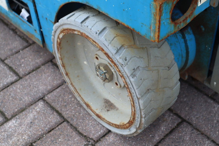 Genie-GS1932-2009-nr-90759-(10).jpg