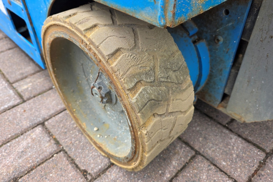 Genie-GS1932-2010-nr-90796-(7).jpg
