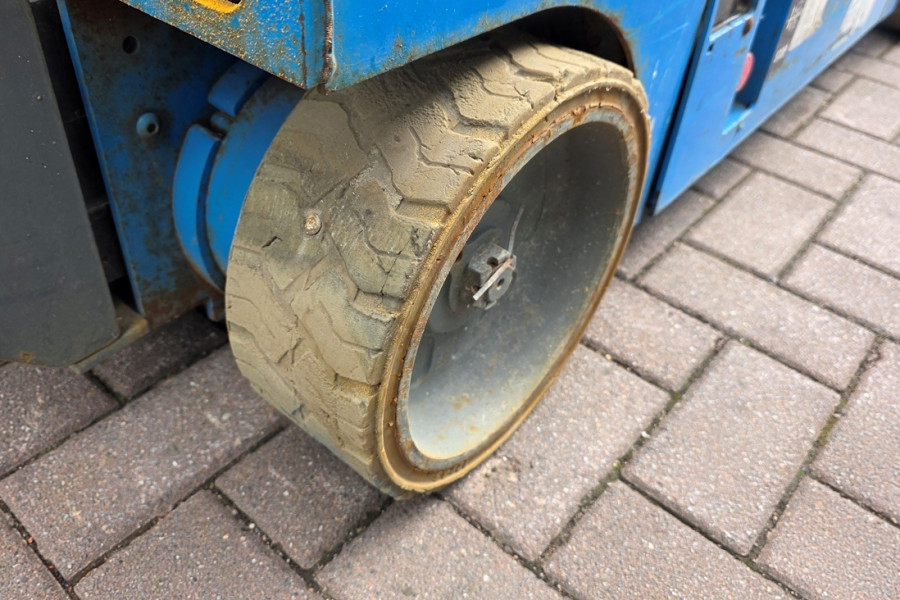 Genie-GS1932-2010-nr-90796-(8).jpg