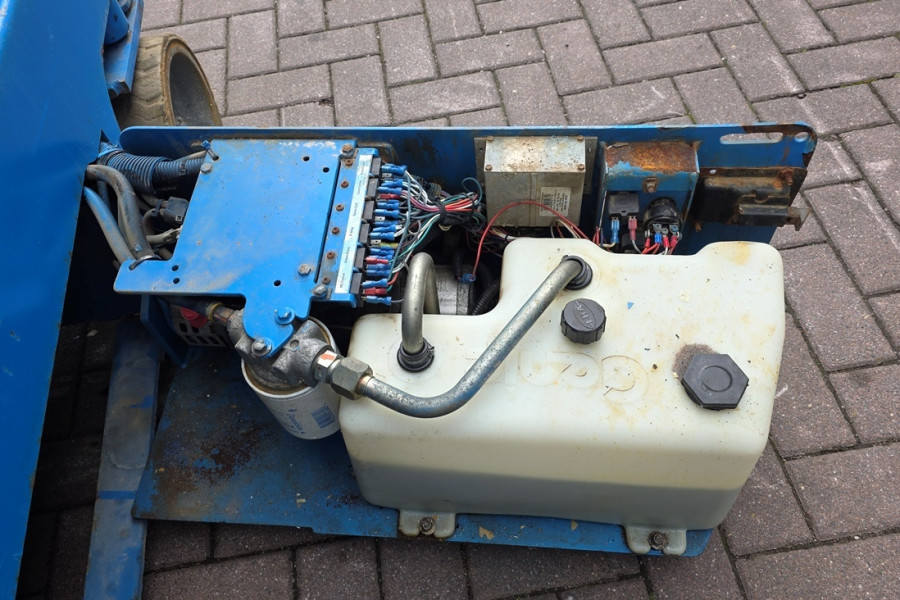Genie-GS1932-2010-nr-90796-(13).jpg