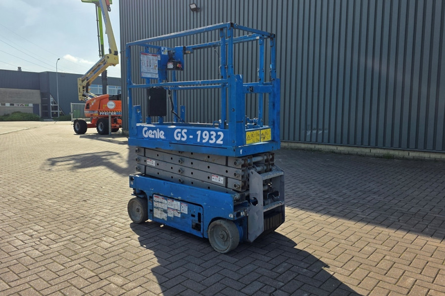 Genie-GS1932-2004-nr-90758-(4).jpg
