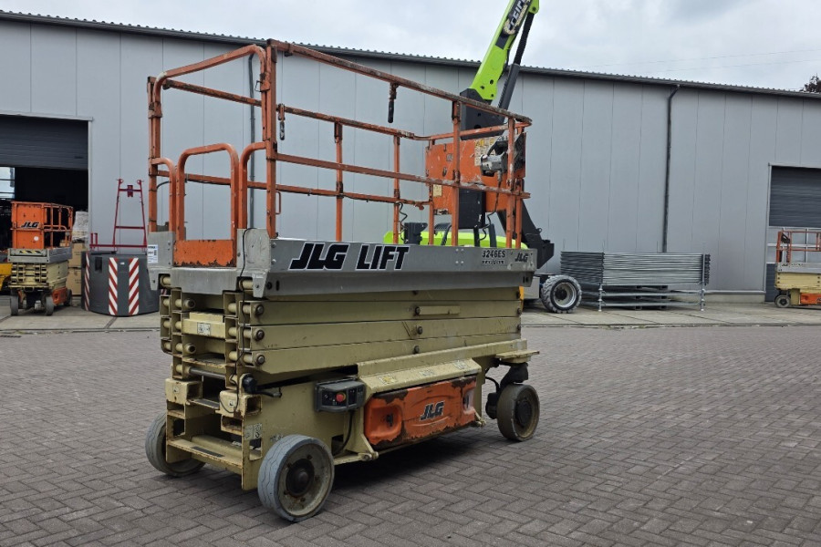 JLG-3246ES-2011-nr-90843-(3).jpg