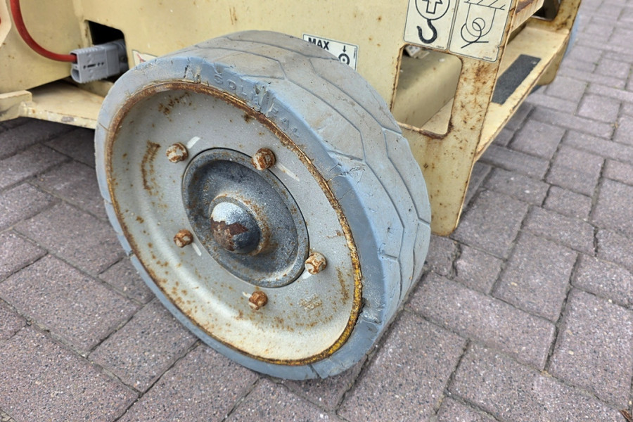JLG-3246ES-2011-nr-90843-(5).jpg