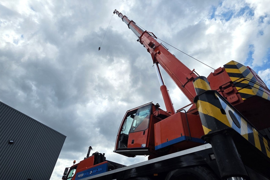 Liebherr-LTM1070-4-1-2006-nr-64408-(43).jpg