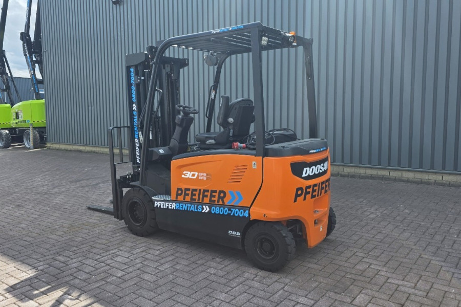 Doosan-B30X-7-Plus-2023-nr-90423-(4).jpg
